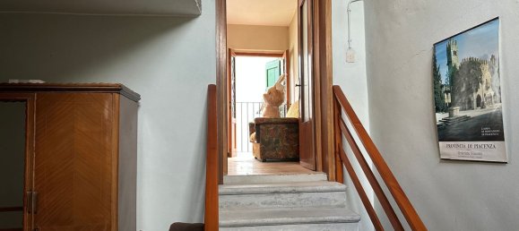 6 rooms House in Morfasso, Italy No. 20131 29