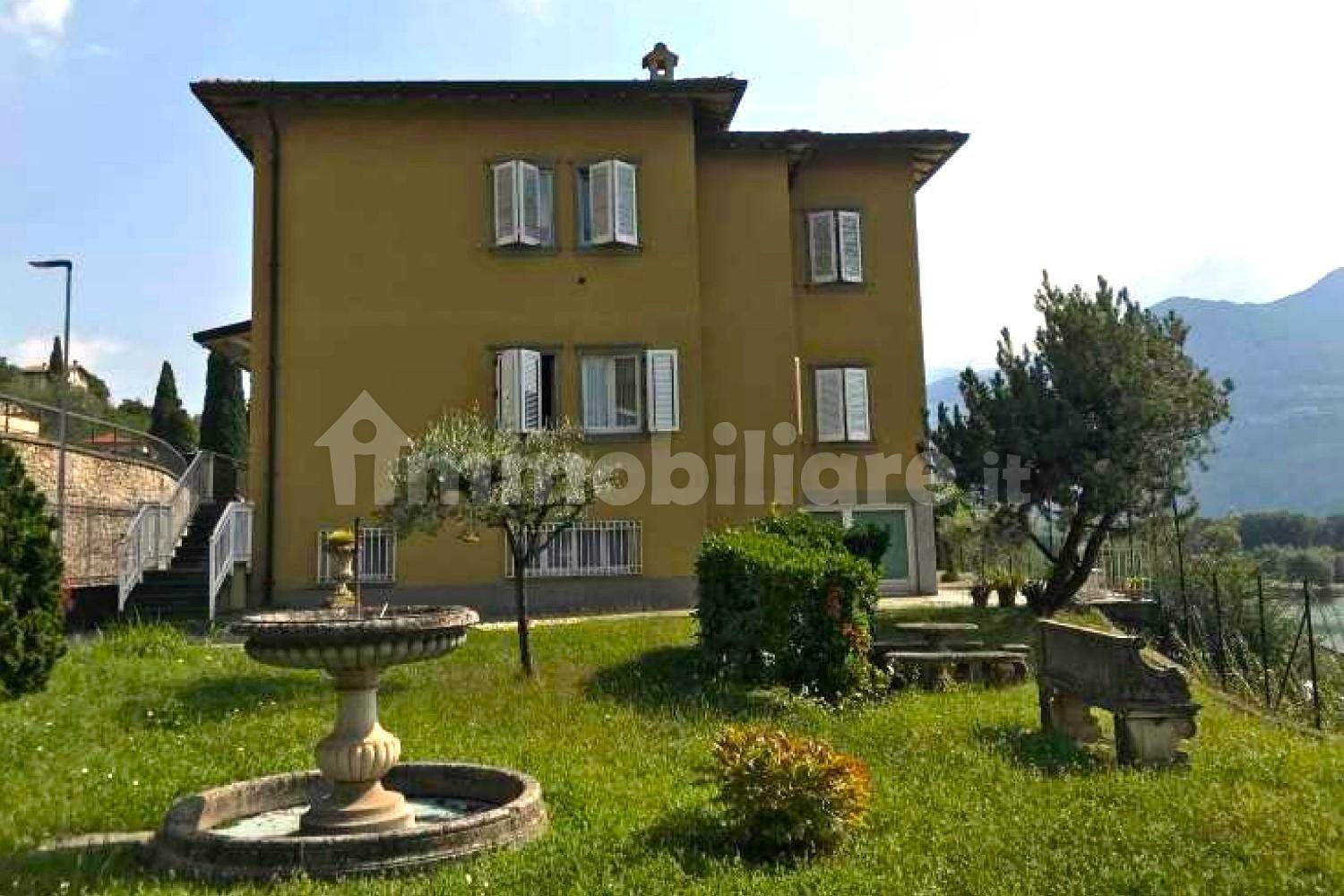 5 rooms Apartment in Lovere, Italy No. 64283