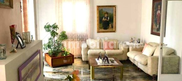 5 rooms Apartment in Lovere, Italy No. 64283 2