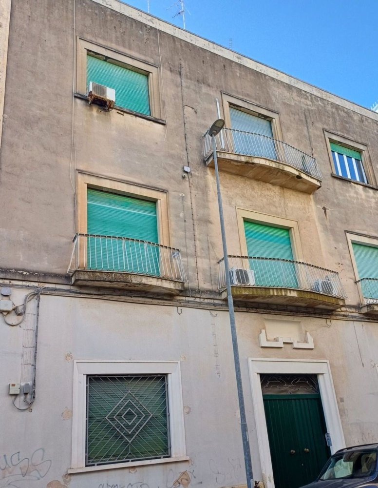 4غرفة شقة في Lecce, Italy رقم 305903