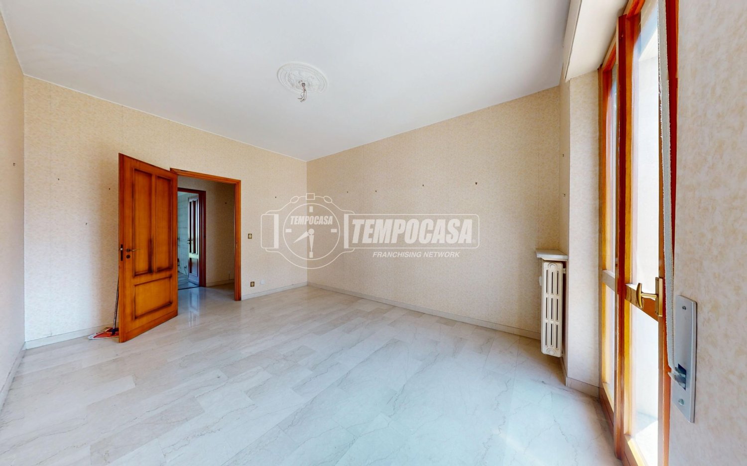 2 bedrooms Apartment in Alba, Italy No. 361488