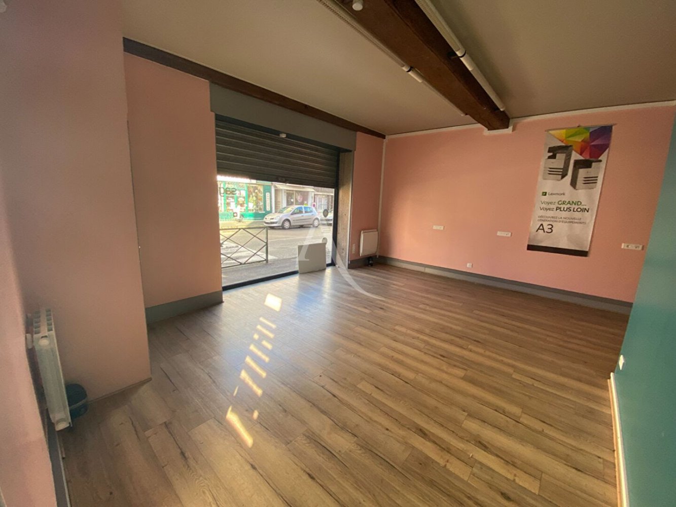 Gewerbliche Immobilie in Saint-Laurent-sur-Saone, France 356m², Nr. 185894