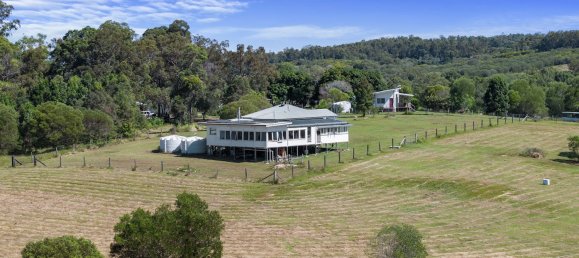 6 bedrooms House in Mungar, Australia No. 401 2