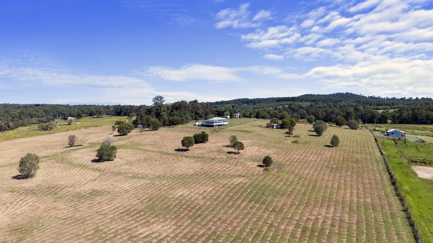 6 bedrooms House in Mungar, Australia No. 401