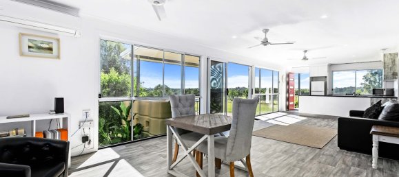 6 bedrooms House in Mungar, Australia No. 401 23