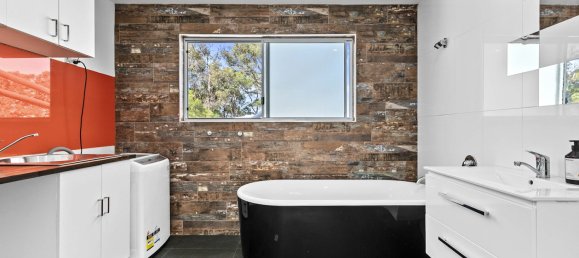 6 bedrooms House in Mungar, Australia No. 401 21