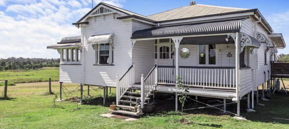 6 bedrooms House in Mungar, Australia No. 401 6