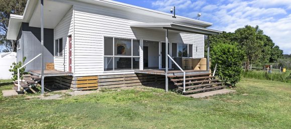 6 bedrooms House in Mungar, Australia No. 401 17