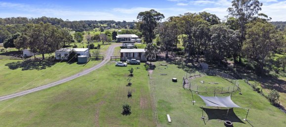 6 bedrooms House in Mungar, Australia No. 401 3