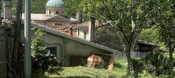 10 rooms House in Fivizzano, Italy No. 261557 5