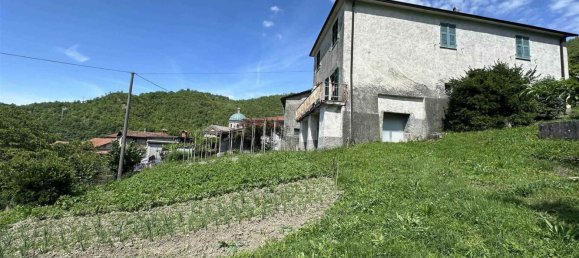 10 rooms House in Fivizzano, Italy No. 261557 3