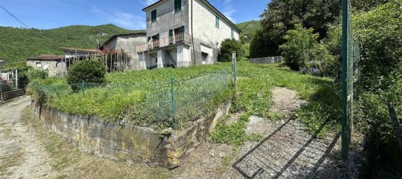 10 rooms House in Fivizzano, Italy No. 261557 2