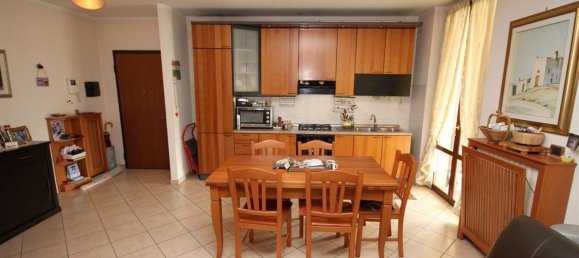 3 غرف نوم شقة في Limbiate, Italy رقم 378429 5