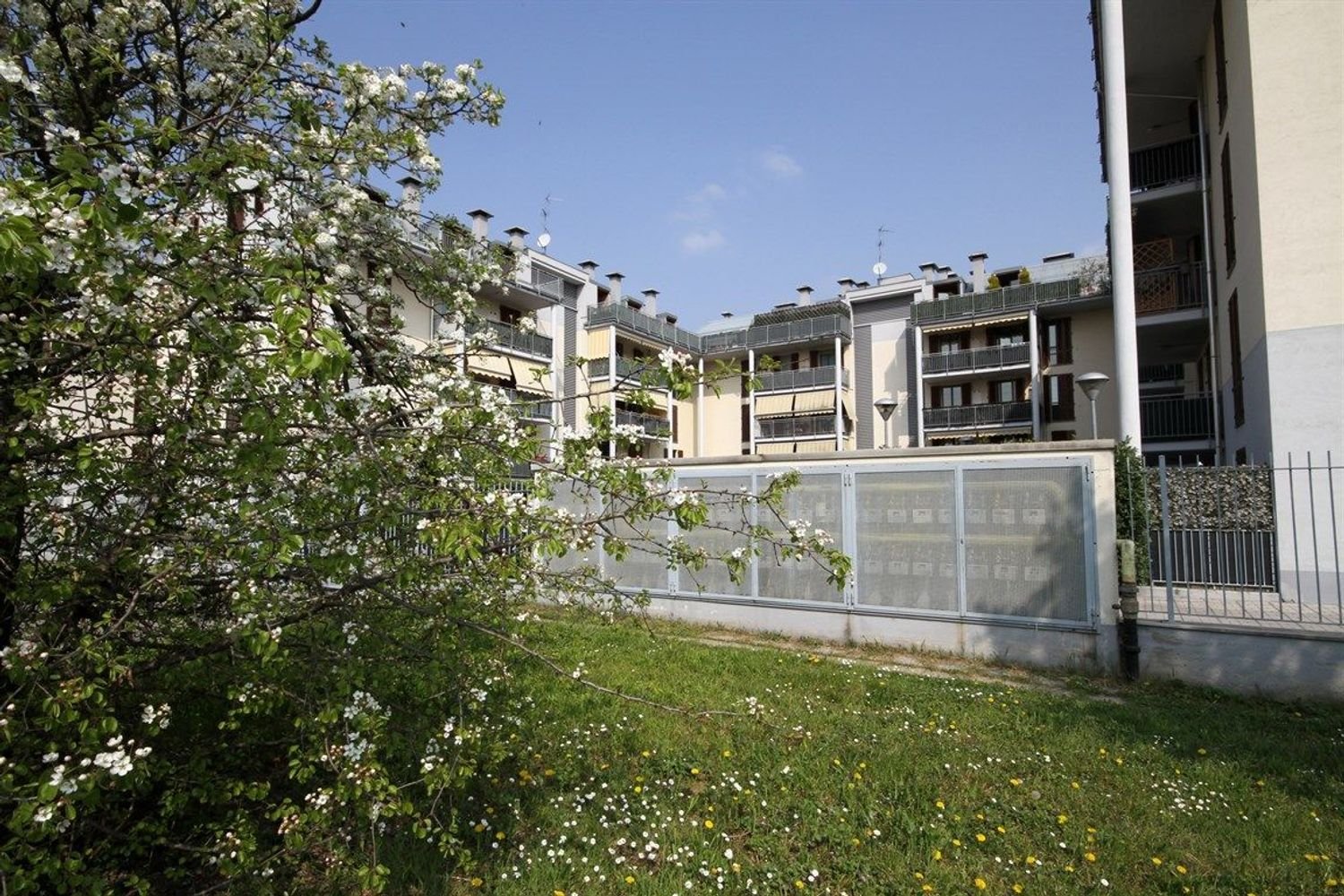 Квартира с 3 спальнями в Лимбьяте, Италия № 378429