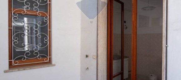 6غرفة شقة في Falconara Marittima, Italy رقم 3530 42