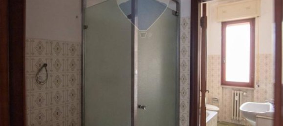 6غرفة شقة في Falconara Marittima, Italy رقم 3530 54