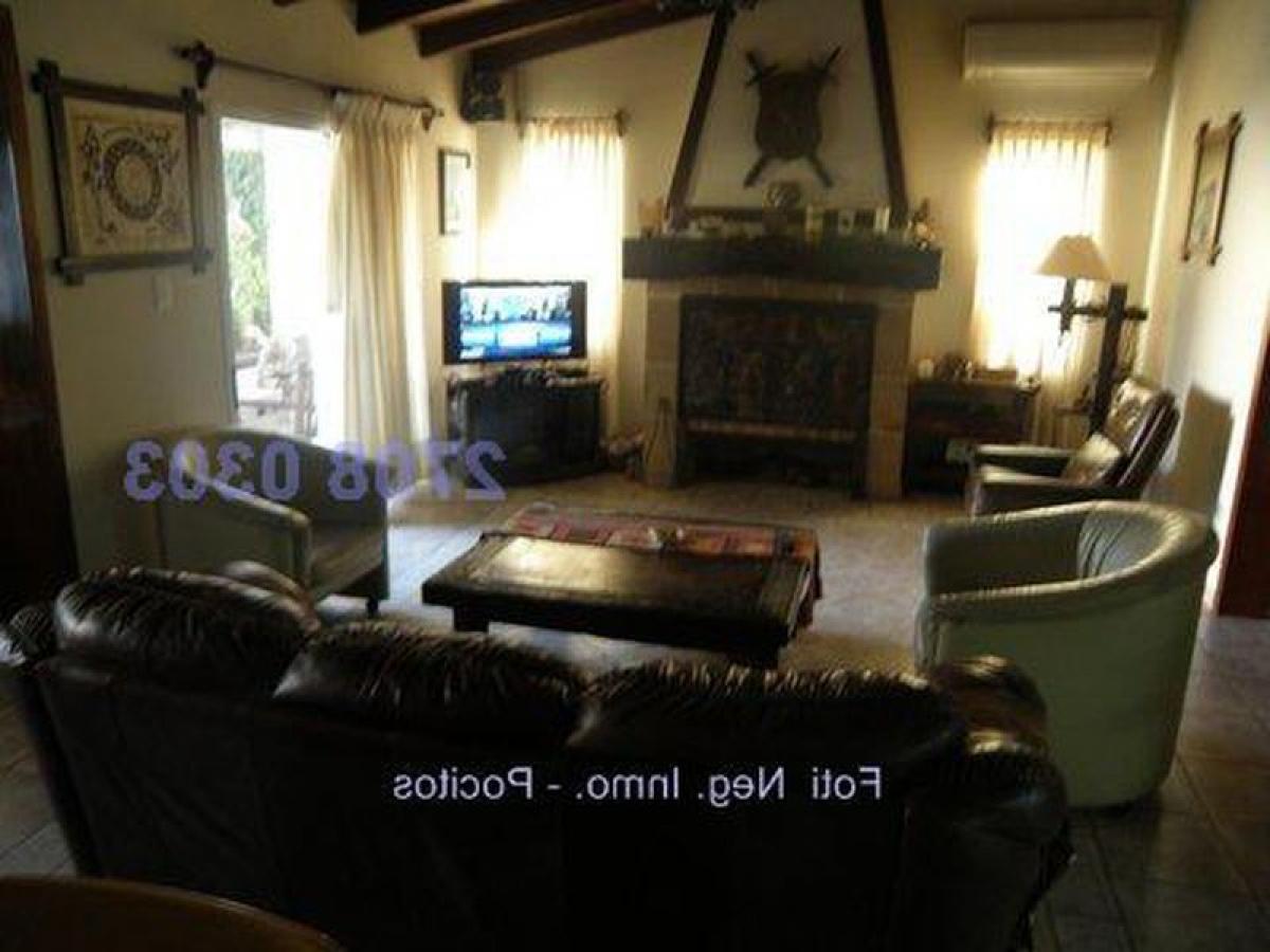 3 bedrooms House in Montevideo, Uruguay No. 5533