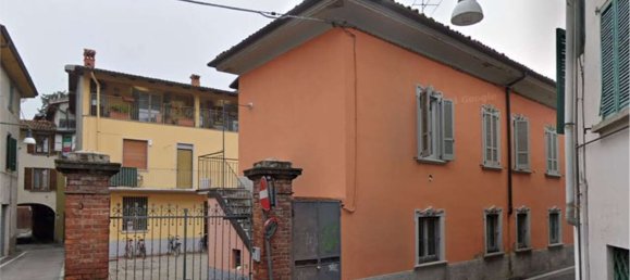 3 rooms Apartment in Stezzano, Italy No. 4889 2