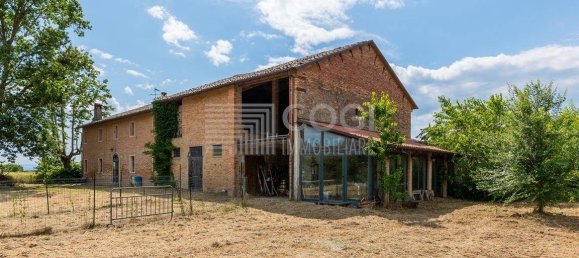 5 bedrooms House in Conselice, Italy No. 295560 6