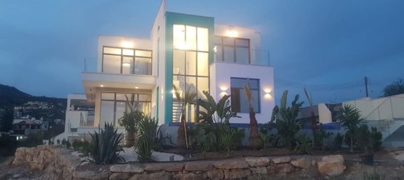 4 bedrooms Villa in Pegeia, Cyprus No. 9474 6
