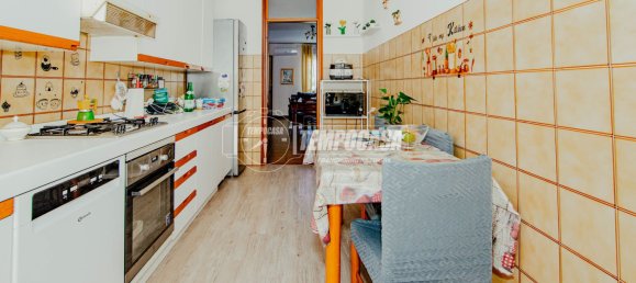 3-salle Appartement à Pavia, Italy No. 298118 21