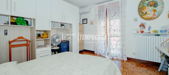 3-salle Appartement à Pavia, Italy No. 298118 25