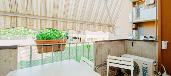 3-salle Appartement à Pavia, Italy No. 298118 8