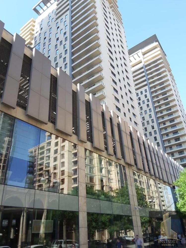 Квартира с 4 спальнями в Насиминский район, Азербайджан № 2239