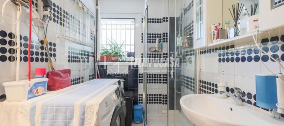 Apartamento de 2 habitaciónes en Rimini, Italy No. 274482 2