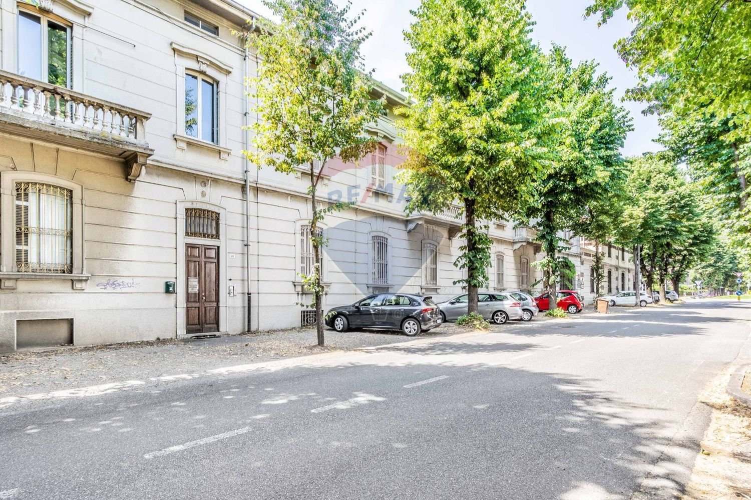 176m² Office in Gallarate, Italy No. 58072