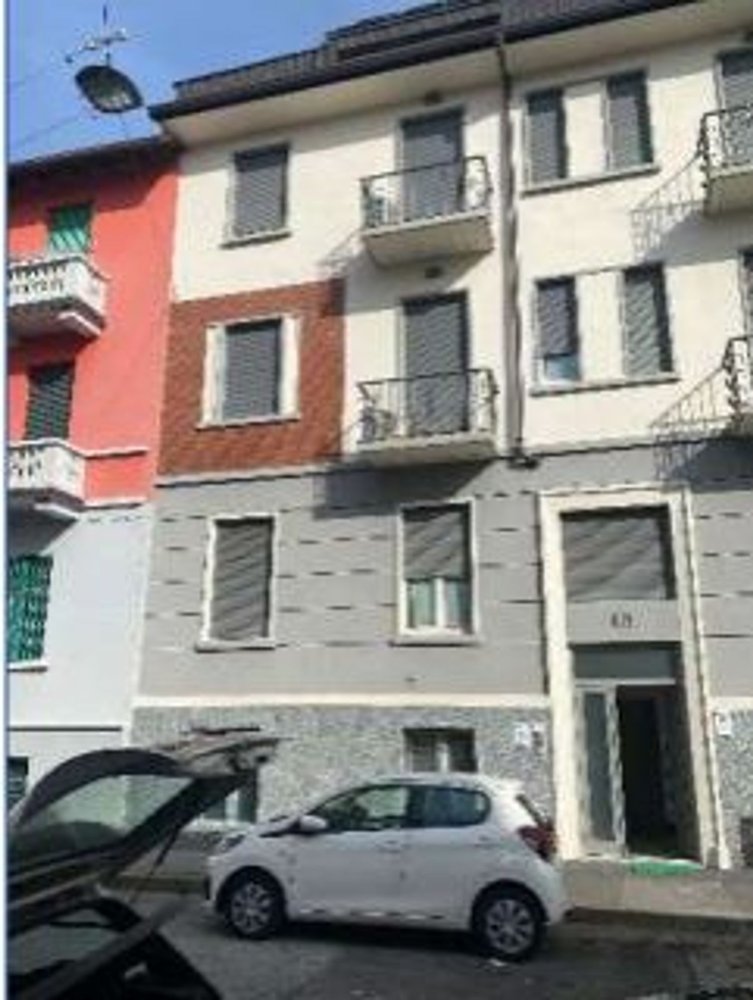 Квартира с 3 комнатами в Милан, Италия № 241057