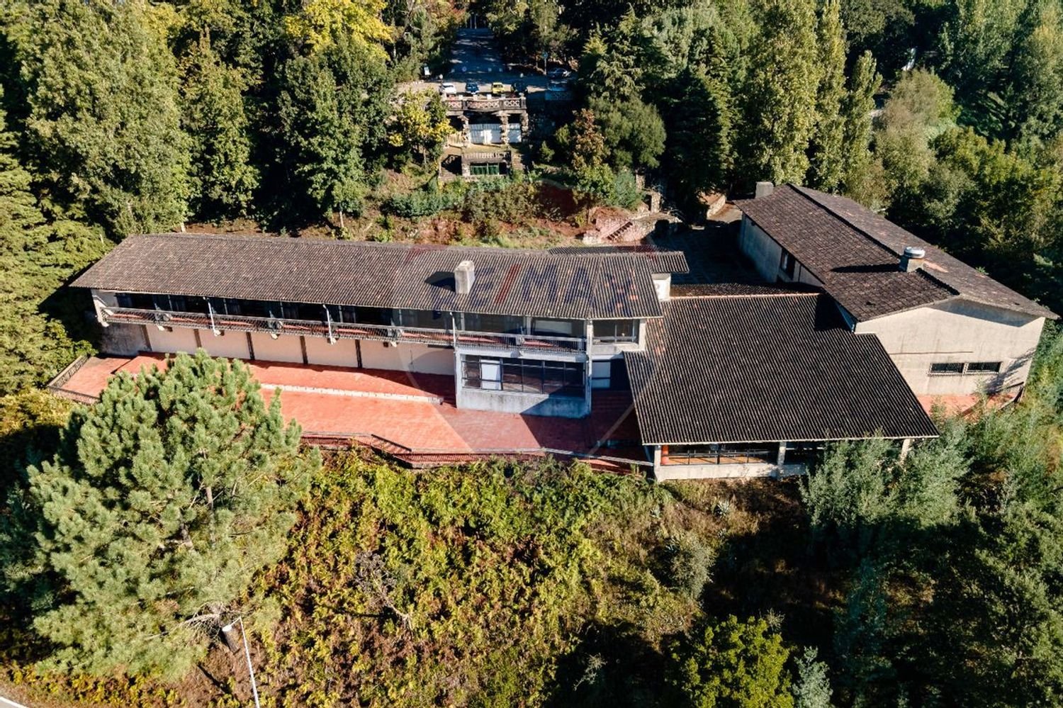 Gebäude in Oliveira de Azemeis, Portugal 1940m², Nr. 63018