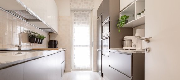 3 Schlafzimmer Wohnung in Milan, Italy, Nr. 338147 8