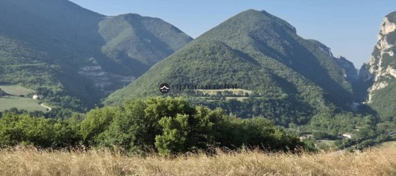 800m² Building in Fermignano, Italy No. 381641 7