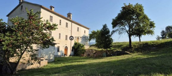 800m² Building in Fermignano, Italy No. 381641 5