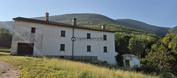 800m² Building in Fermignano, Italy No. 381641 12