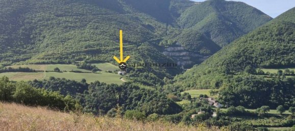 800m² Building in Fermignano, Italy No. 381641 4