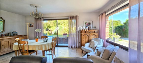 4 bedrooms Villa in Hem, France No. 157620 13