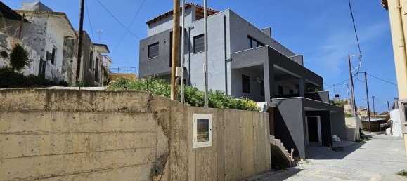 7 bedrooms Commercial property in Heraklion, Greece No. 2465 2