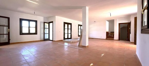 4 bedrooms Villa in Casares, Spain No. 121098 8