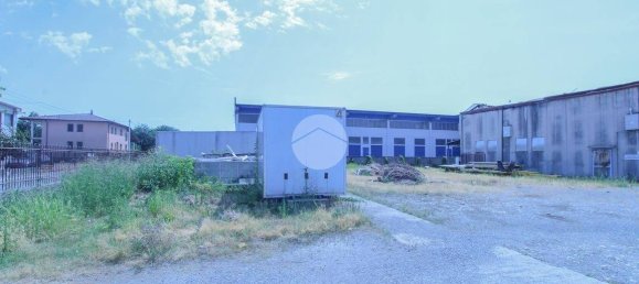 Склад 1700м² в Монте Кремаско, Италия № 332242 13