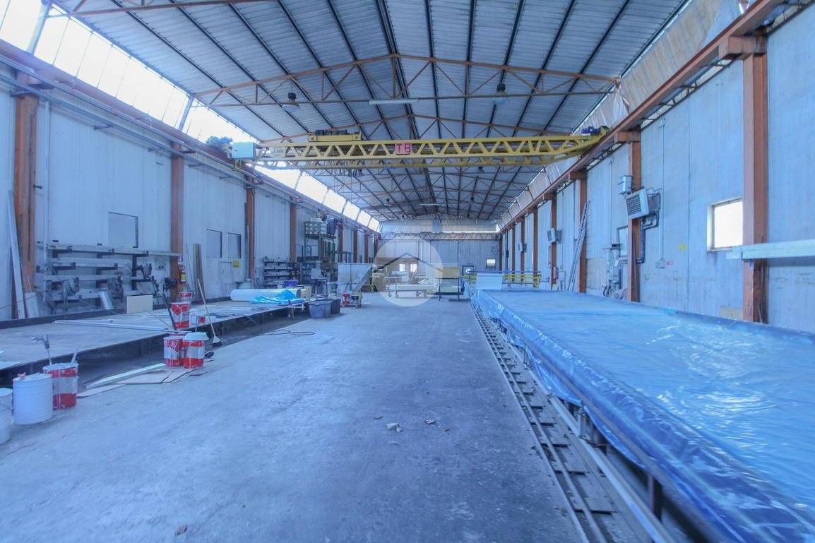 Склад 1700м² в Монте Кремаско, Италия № 332242