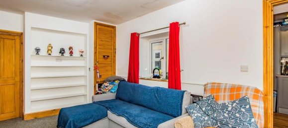 2 bedrooms Apartment in Whitland, United Kingdom No. 2239 3