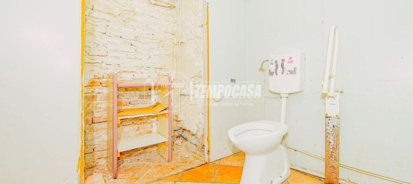 40m² Commercial property in Pavia, Italy No. 259408 8