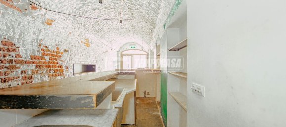 40m² Commercial property in Pavia, Italy No. 259408 11
