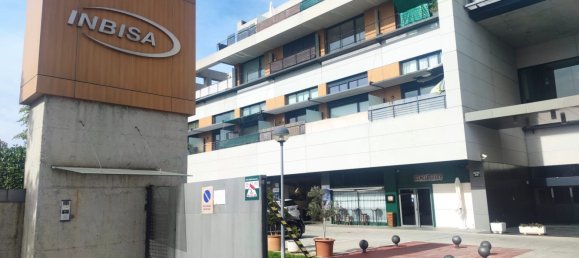 98m² Commercial property in Tres Cantos, Spain No. 133864 3