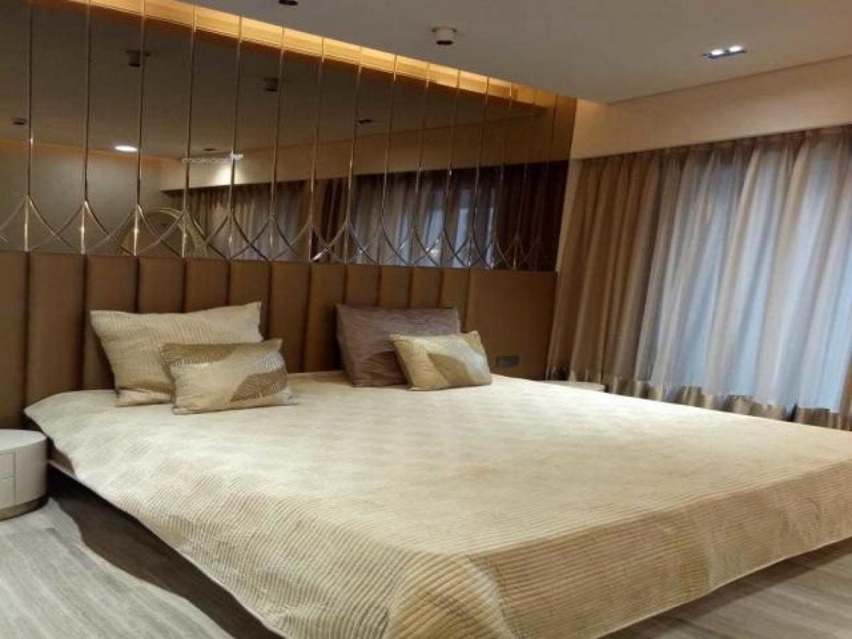 3 bedrooms House in Mumbai, India No. 10508