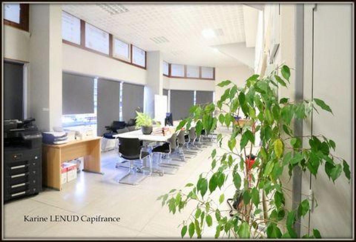 224m² Office in Deauville, France No. 20191