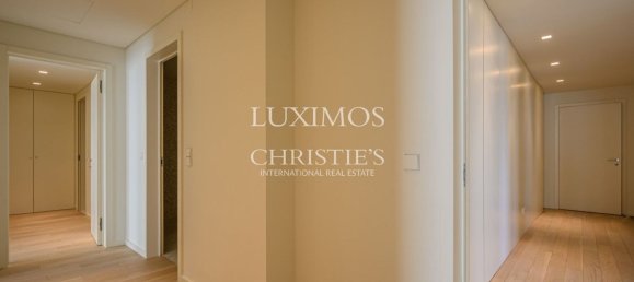 3 bedrooms Apartment in Porto, Portugal No. 94329 2