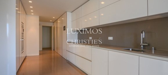 3 bedrooms Apartment in Porto, Portugal No. 94329 8